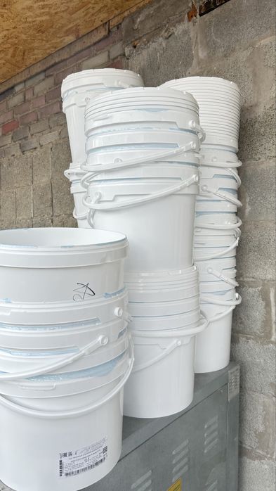 Продам ведро 10 литров.