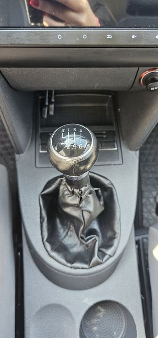 VW Touran 1.4 TSI – 5 места / Паркинг асистент / Подгрев / Мултимедия