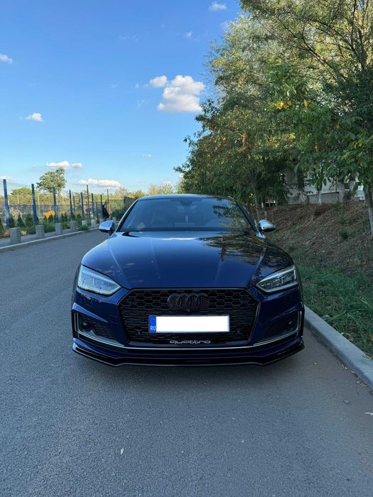 Numar magnetic grila fagure Audi RS