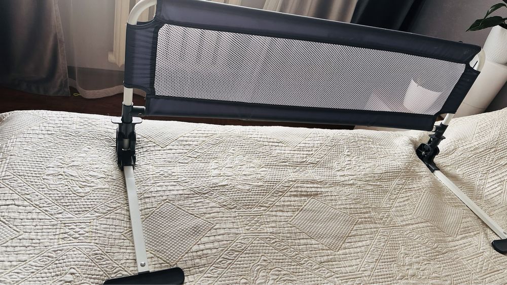 Бортик на кровать