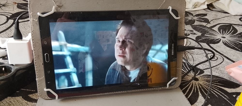 Здравствуйте продам планшет