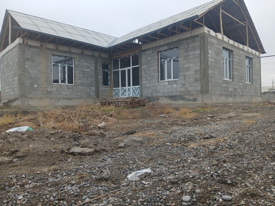 Уй сотилади Янгиер шахар б секторда