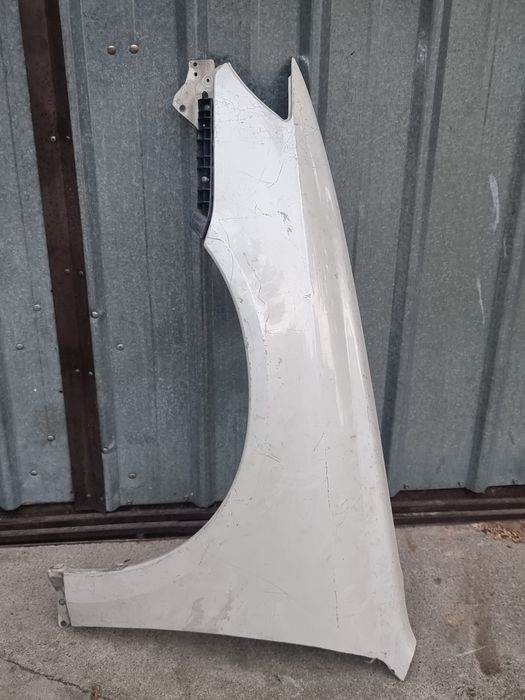 Крыло переднее левое Subaru Legacu  BL .