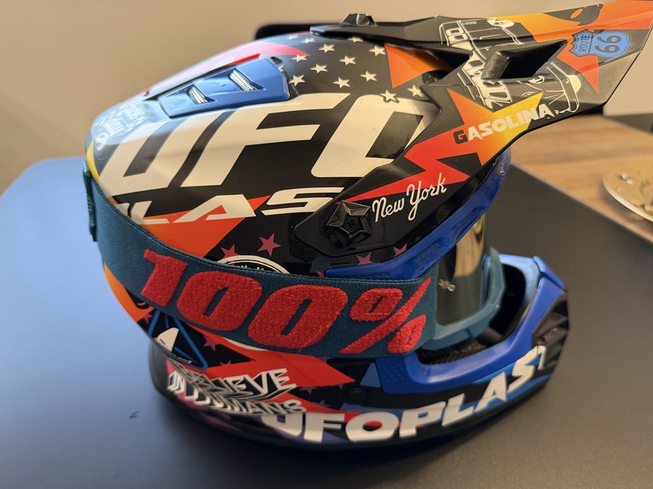 Casca Motocross Ufo , model 2025, stare impecabila