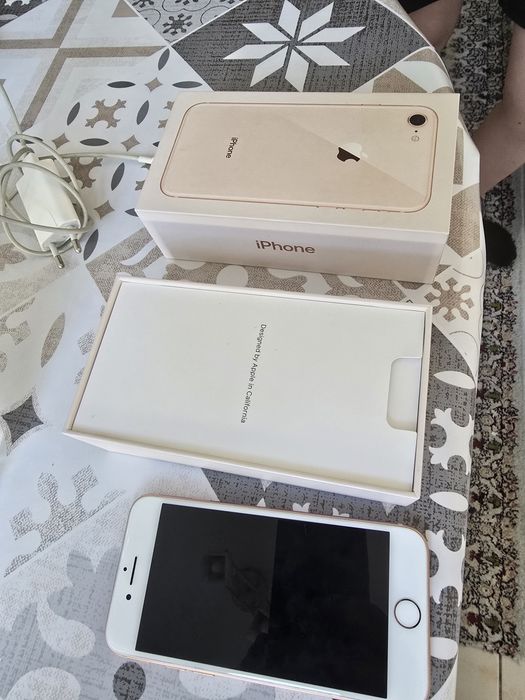Айфон 8 продам в отличном состоянии