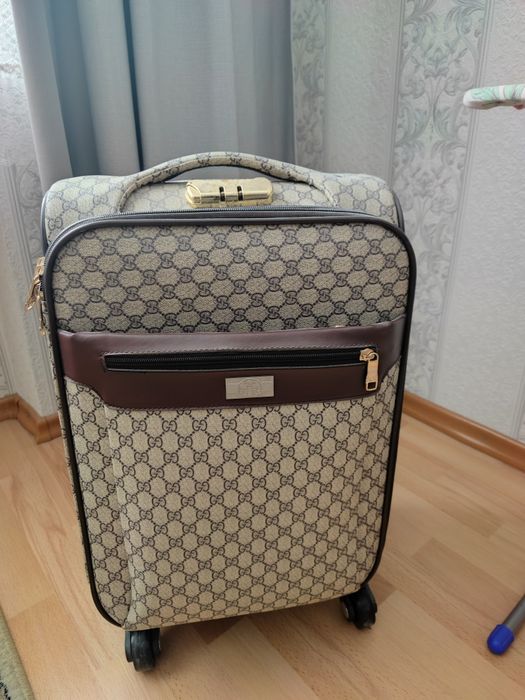 Сумка-чемодан с кодовым замком