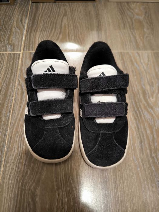 Обувки детски маратонки кожени Дисни Адидас  домашни обувки