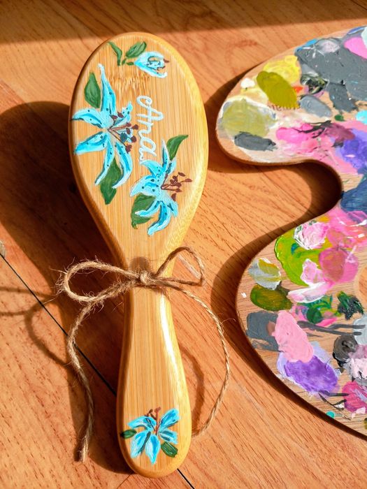 Ръчно рисувани четки за коса