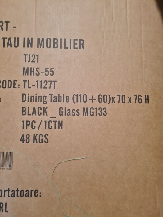 Vand masa in sticla neagra si