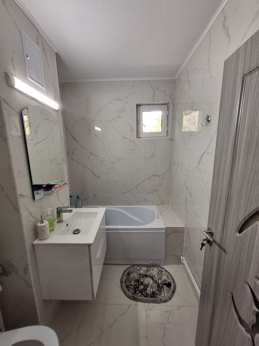 Apartament cu 3 camere de vânzare