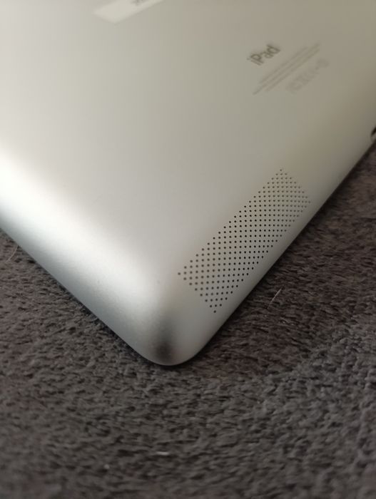 Продавам ipad 4-та генерация