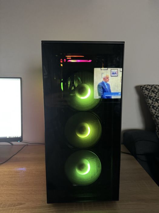 Професионален геймърски компютър