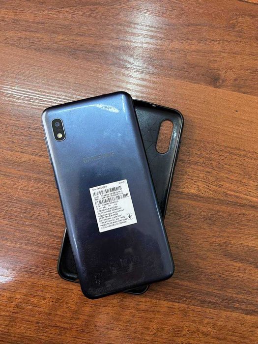 Продается  Samsung A10 СРОЧНО очень хорошем состояние