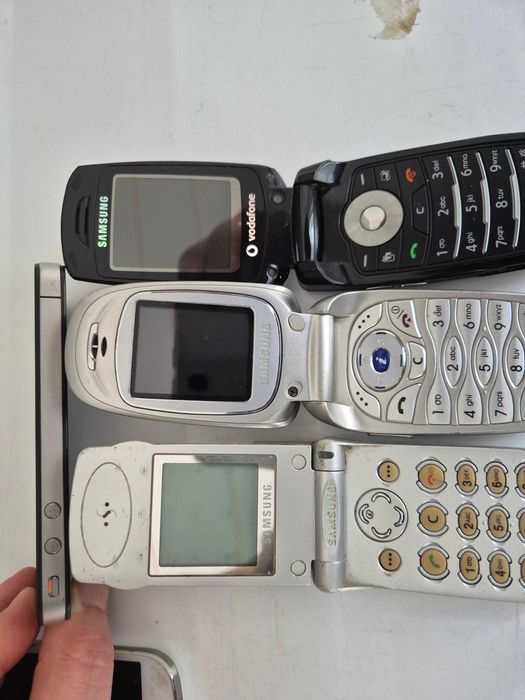 Lot telefoane clasice [+incarcator universal] IPHONE 4, SAMSUNG 4 mini