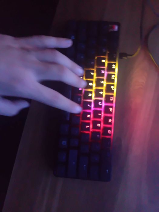 Продавам клавиатура Hyper H