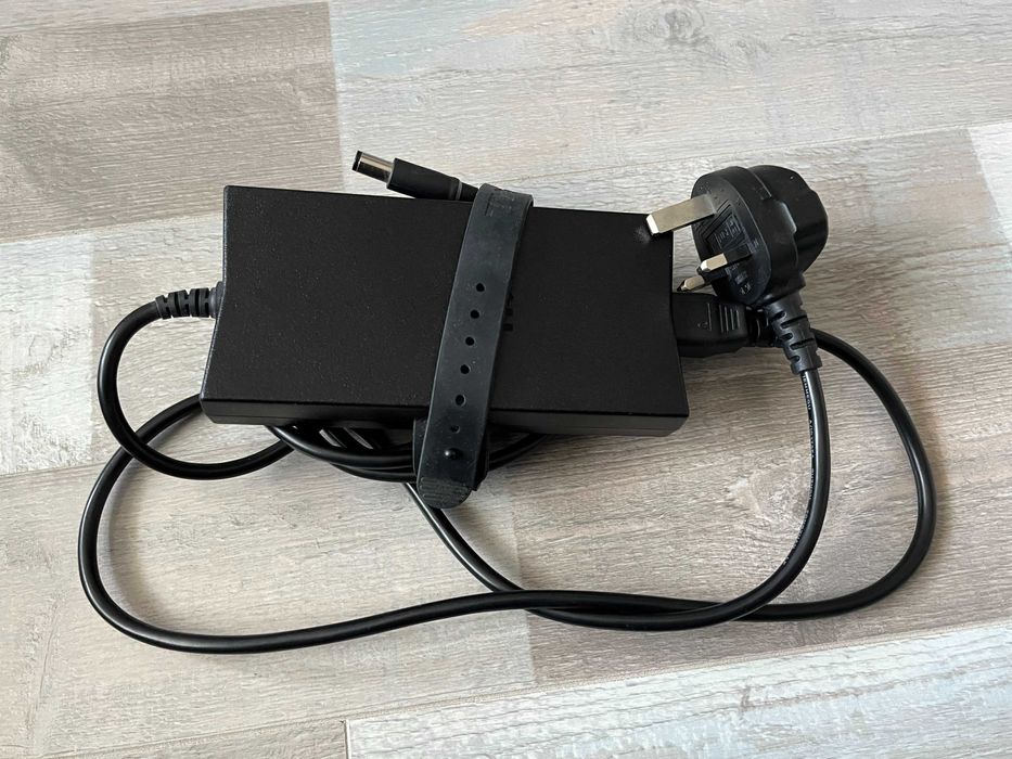 Зарядно за лаптоп Dell DA130PE1-00