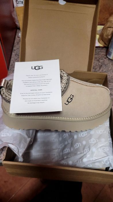 Vand UGG TAZZ 2 noi, nepurtati