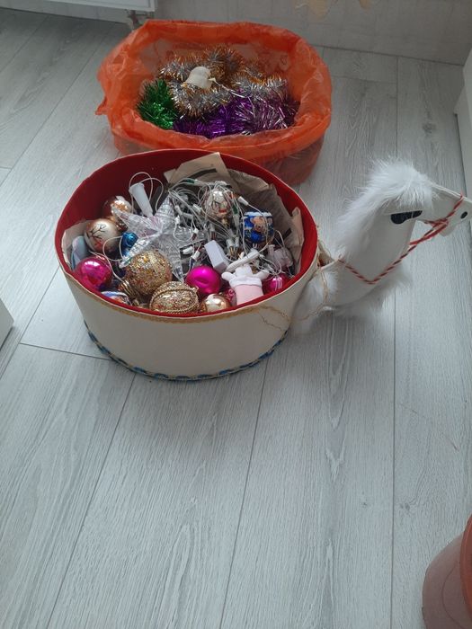 Игрушки для ёлки, мишура