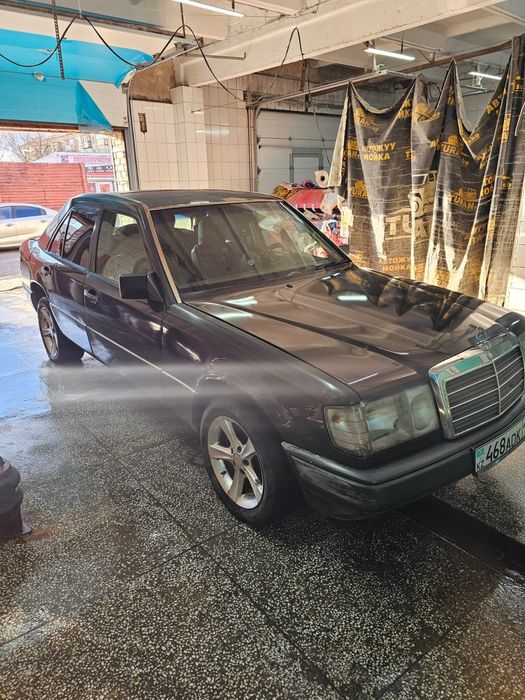 Мерседес 124, 2.2, в хорошем состоянии!
