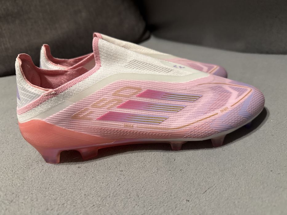 Бутсы Адидас.