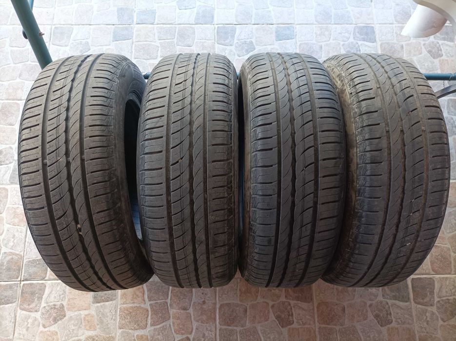 Vând 4 cauciucuri vara Pirelli 185/65/15