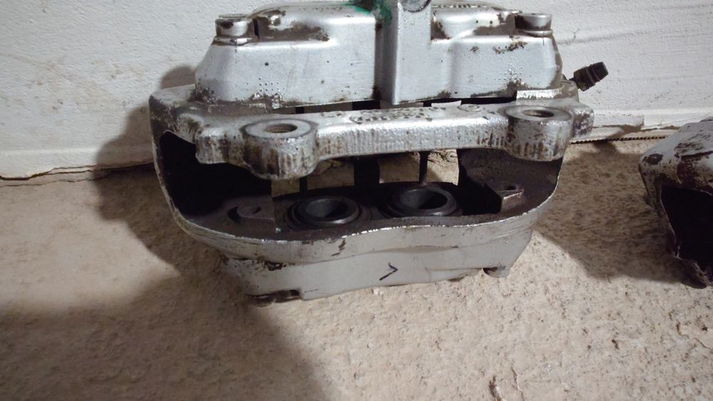 4 бутални спирачни апарати Brembo за Мерцедес Е класа w211, w219 за 330 мм дискове