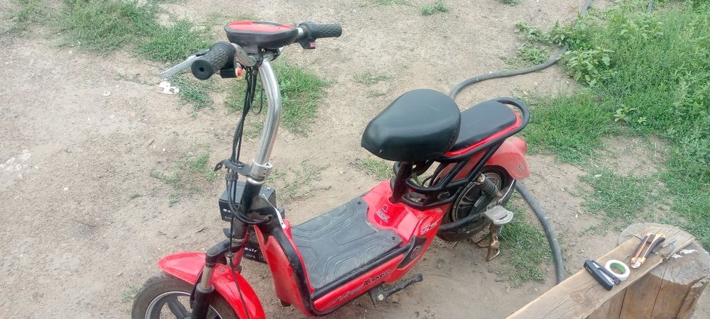 Электроскутер(красный)