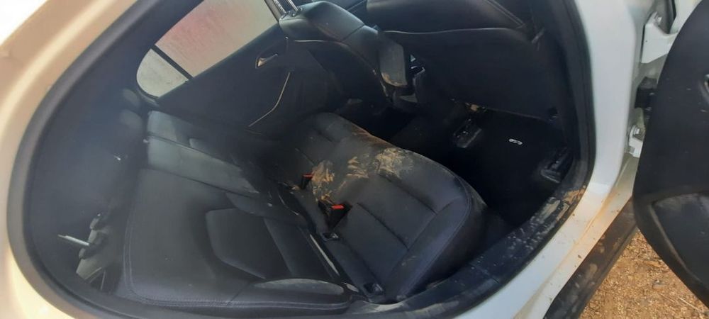 Dezmembrez Mercedes GLA x156 motor 1.6 benzina 90kw 122cp m270 dezmembrez cutie de viteze automata