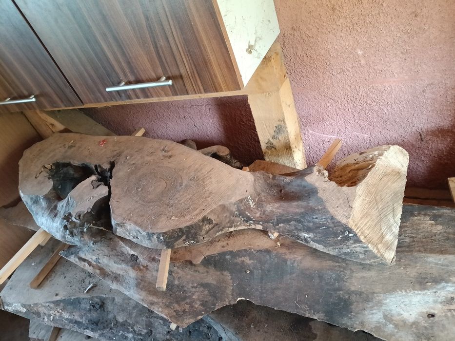 Дървен материал.Орех.