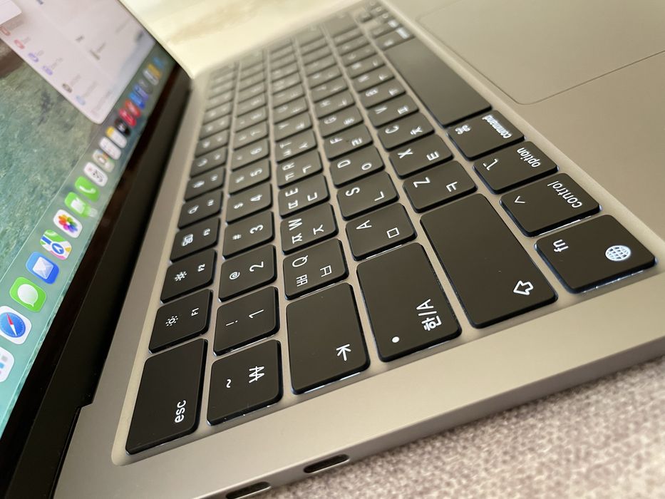 Macbook air m2 2022 ideal 8/256 silver 98%