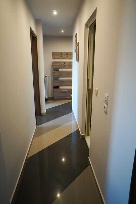 Дава се под наем Тристаен апартамент в София, Център - 90 кв.м за 850 € - Снимка #1