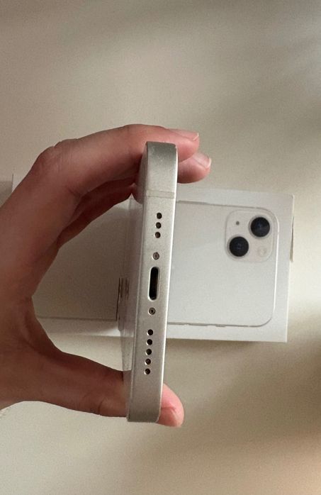 iPhone 13 - 128 GB Starlight