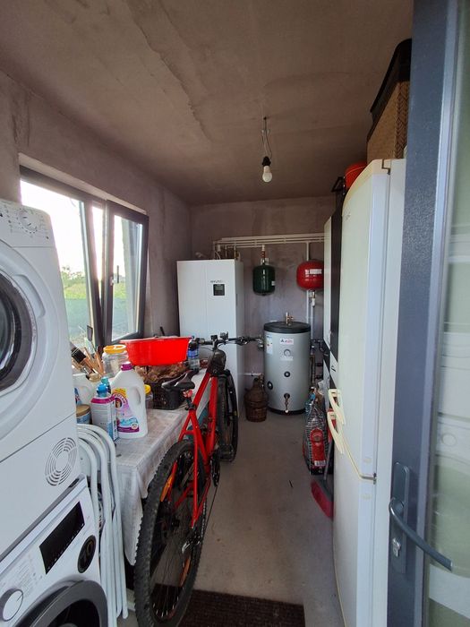 Casa noua ,în comuna Budești, sat Bercioiu la 16 km de centrul orașului Rm Valcea