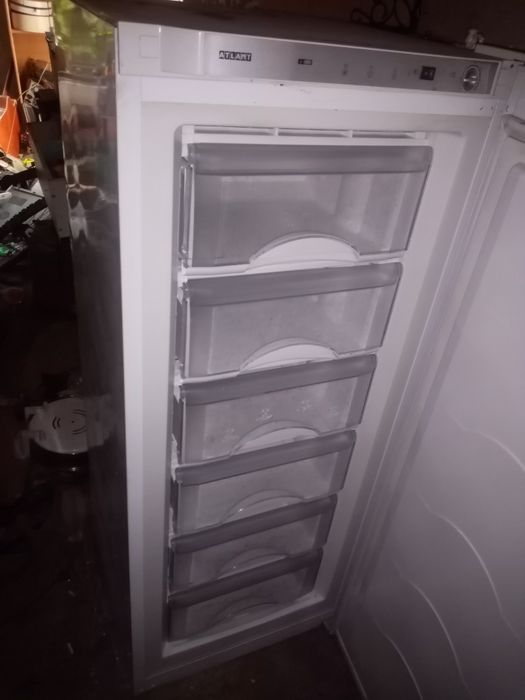 Морозилка atlant срочно продам