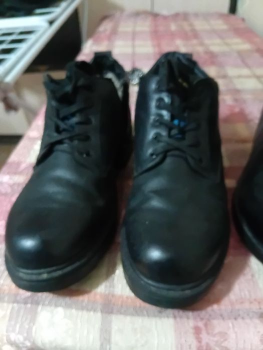 Продам обувь куртку телефон