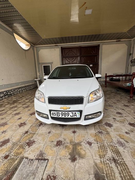 Автомобиль Сотилади