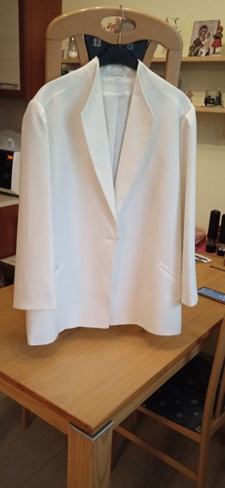 Бяло лятно сако с подплата