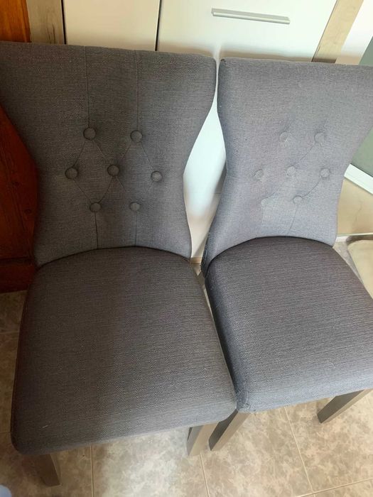 Продавам трепезни столове - английски 2 броя