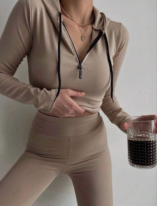 Дамски екипи С и Л размери