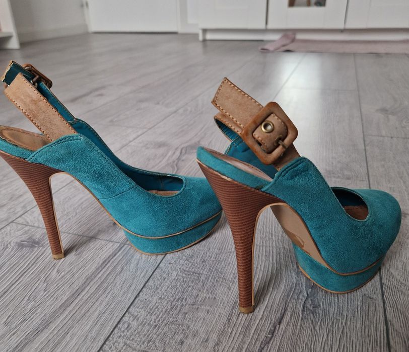 Pantofi cu toc dama noi