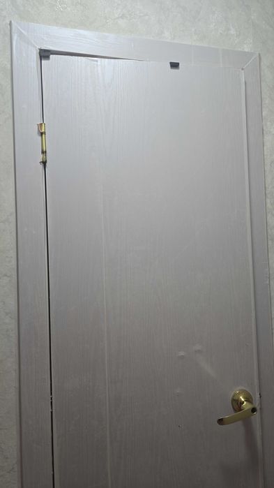 Двери  межкомнатные,  3шт