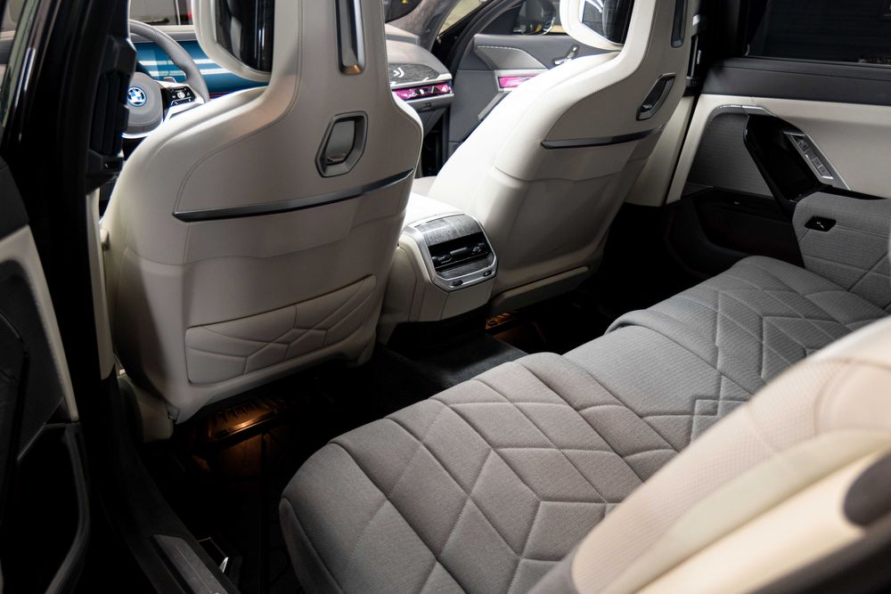 BMW 750e xDrive–Executive Lounge/Merino&Cașmir/Garanție/TVA deductibil