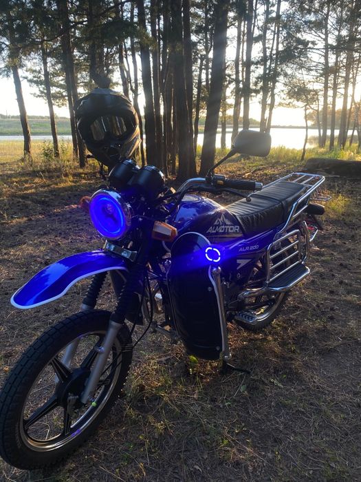 Продам мотоцикл 200 кубов с документами