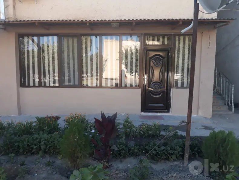 3 хонали квартира,56 квадрат.Самарканд вилояти,Булунгур туман,центрда.