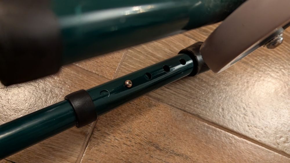 Cadrul de mers ortopedic, pliabil, cu roti si sezut, reglabil