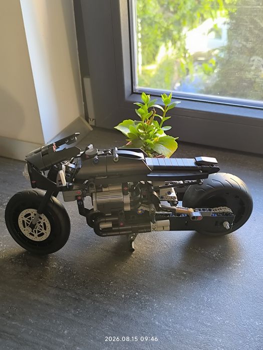 LEGO Technic The Batman – Batcycle (Set 42155)