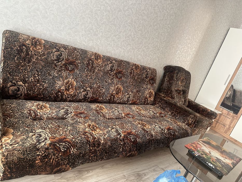 Мягкий уголок б/у срочно