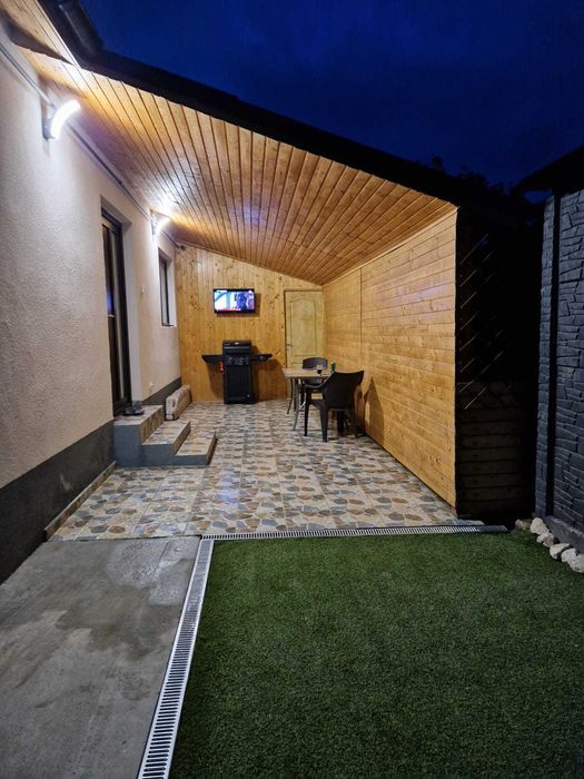 Casa moderna de vanzare, Isalnita,90MP util + 30MP doua terase,curte spatioasa, panouri fotovoltaice