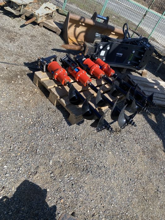 Foreza petru utilaj hidraulica cu burghiu inclus petru miniexcavator