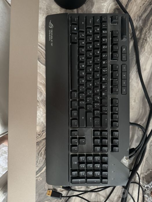 Игровой набор: микрофон HyperX + клавиатура ROG + мышь ROG